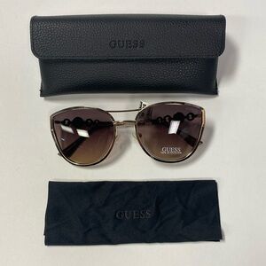 GUESS Sunglasses spring 2february. NWT. Case and cleaning cloth. 100% UV glamour